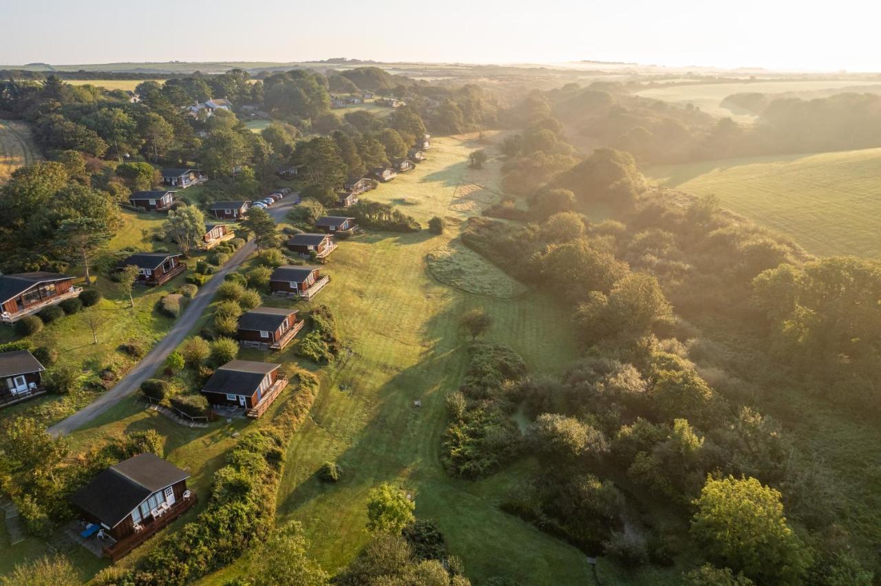 Timber Hill Self Catering Cedar Lodges บรอดเฮเวน ภายนอก รูปภาพ
