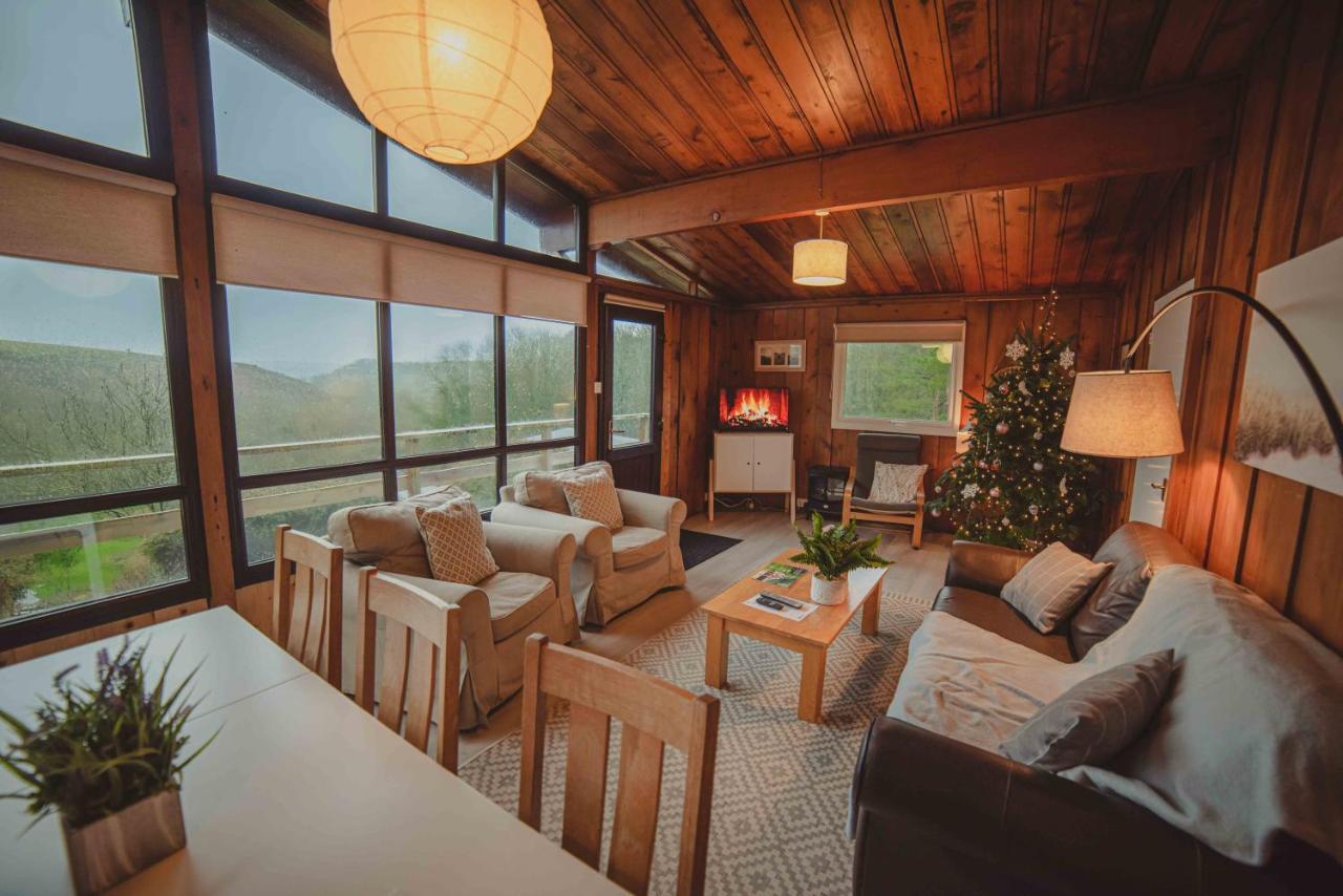 Timber Hill Self Catering Cedar Lodges บรอดเฮเวน ภายนอก รูปภาพ