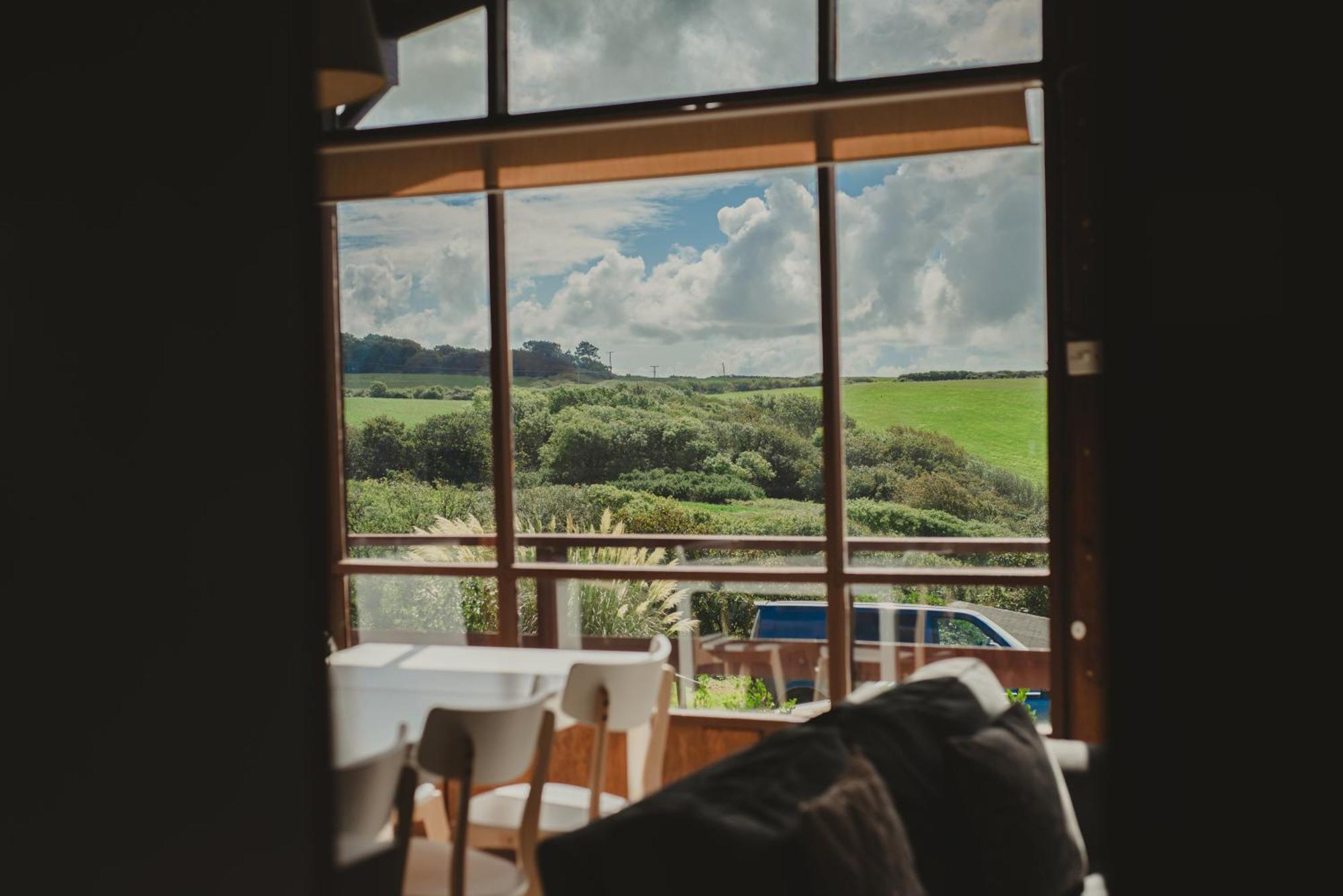 Timber Hill Self Catering Cedar Lodges บรอดเฮเวน ภายนอก รูปภาพ