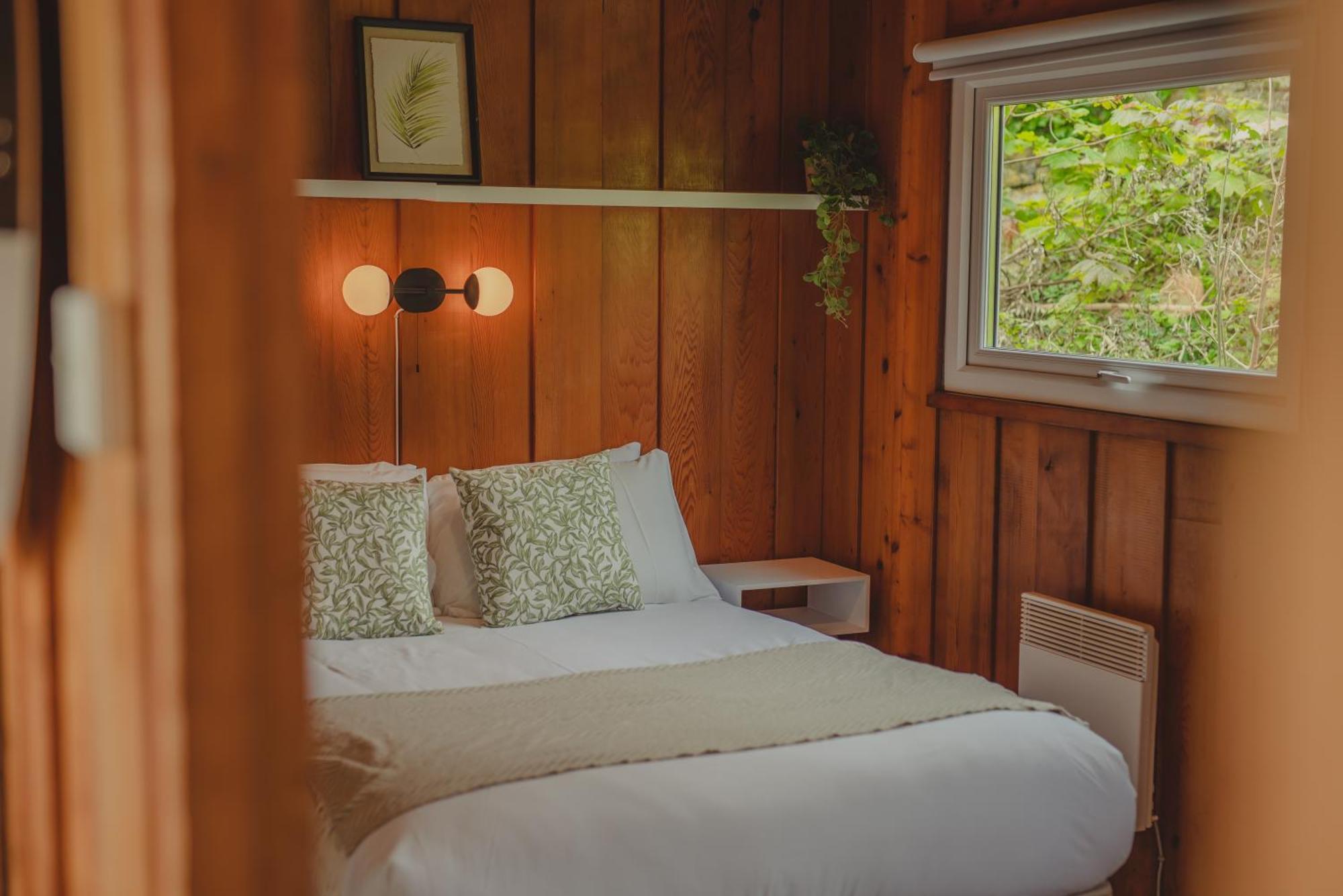Timber Hill Self Catering Cedar Lodges บรอดเฮเวน ภายนอก รูปภาพ