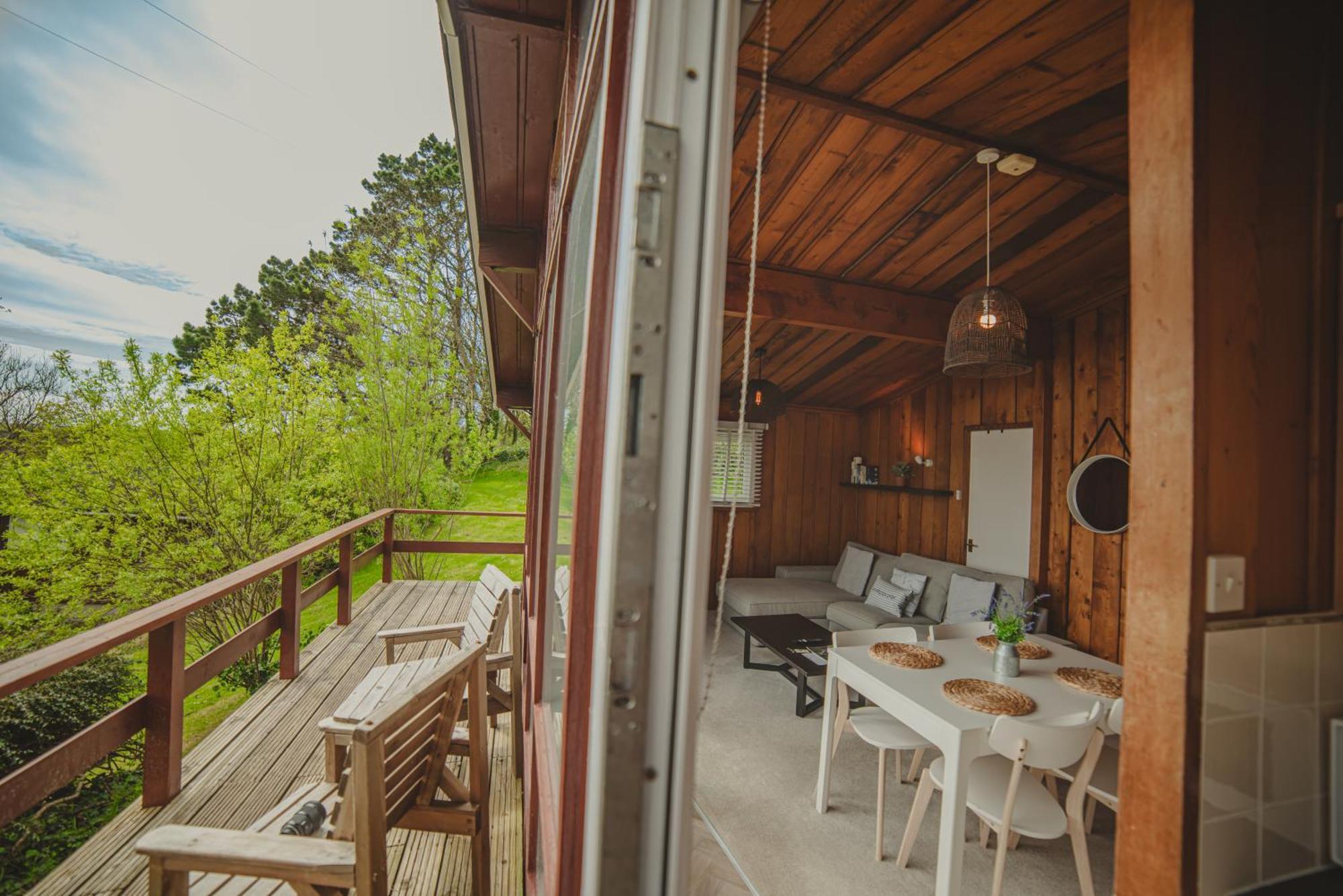 Timber Hill Self Catering Cedar Lodges บรอดเฮเวน ภายนอก รูปภาพ